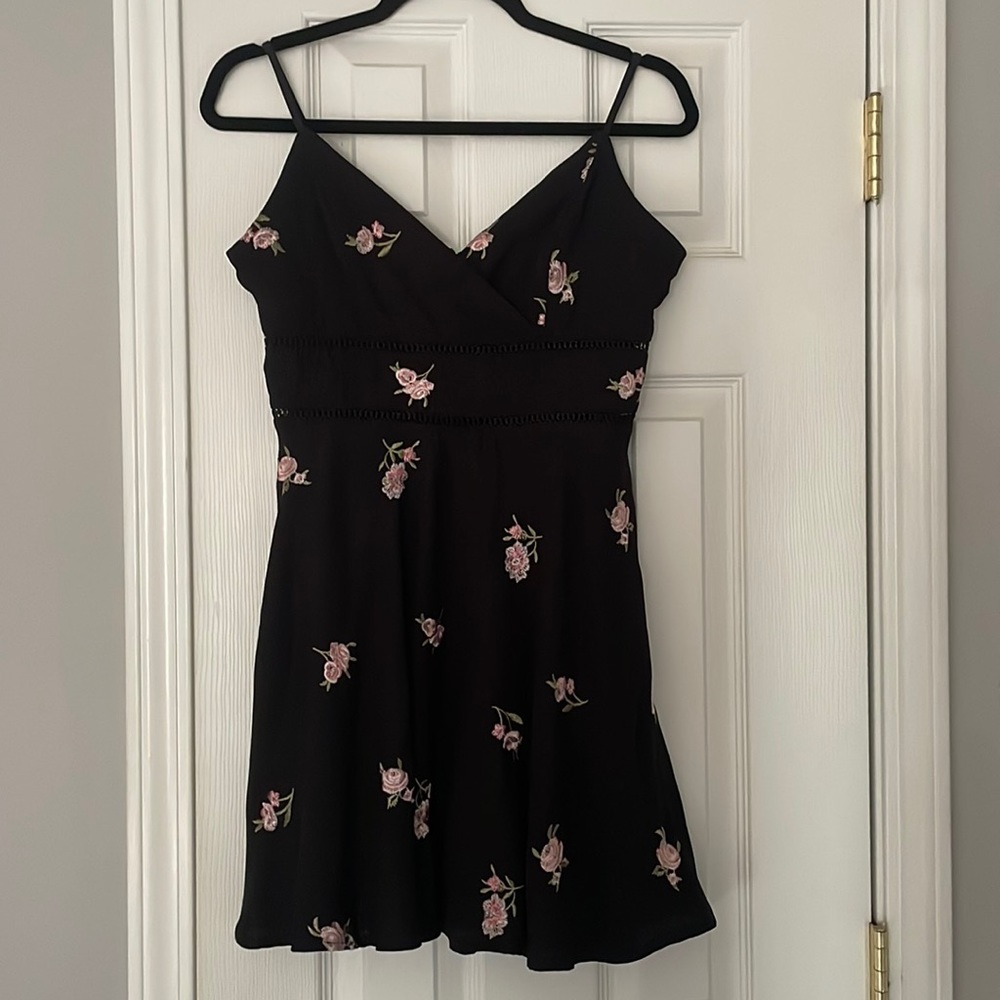 Mi Ami Black Floral Mini Dress, size: M